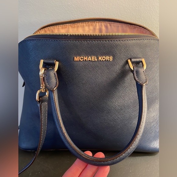 Navy Michael kors bag - Picture 1 of 14